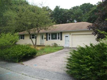 Ranch Property in Kent County, Rhode Island
