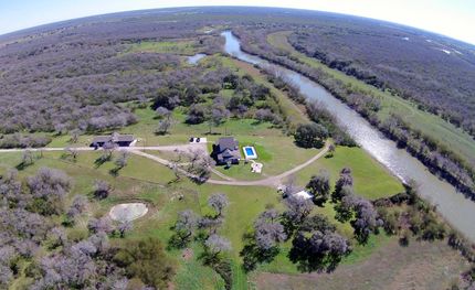 Waterfront Property in Live Oak County, Texas