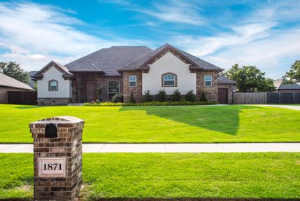 Residential Property in McClain County, Oklahoma