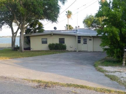 Waterfront Property in Jim Wells County, Texas
