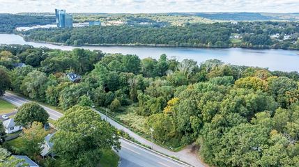 Property in New London County, Connecticut