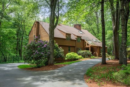 Ranch Property for sale in Middlesex County, Massachusetts