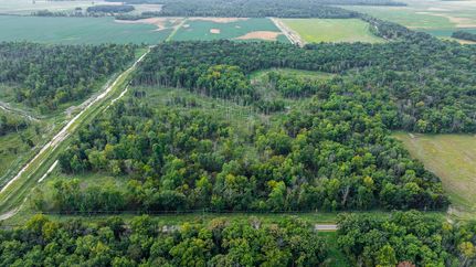 Property for sale in Wayne County, Illinois