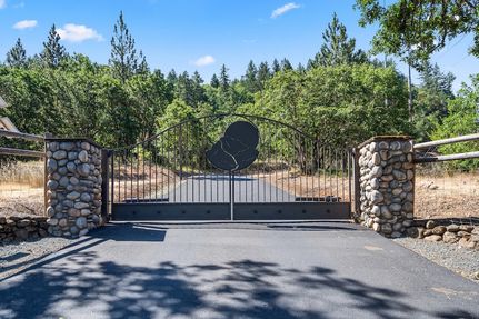 Property for sale in Josephine County, Oregon