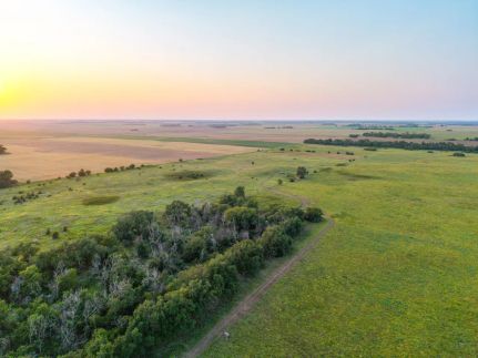 Farm Property for sale in Pratt County, Kansas
