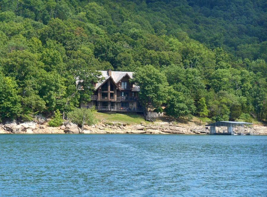 831 South Bayshores, Eureka Springs, AR 72632 Land and Farm