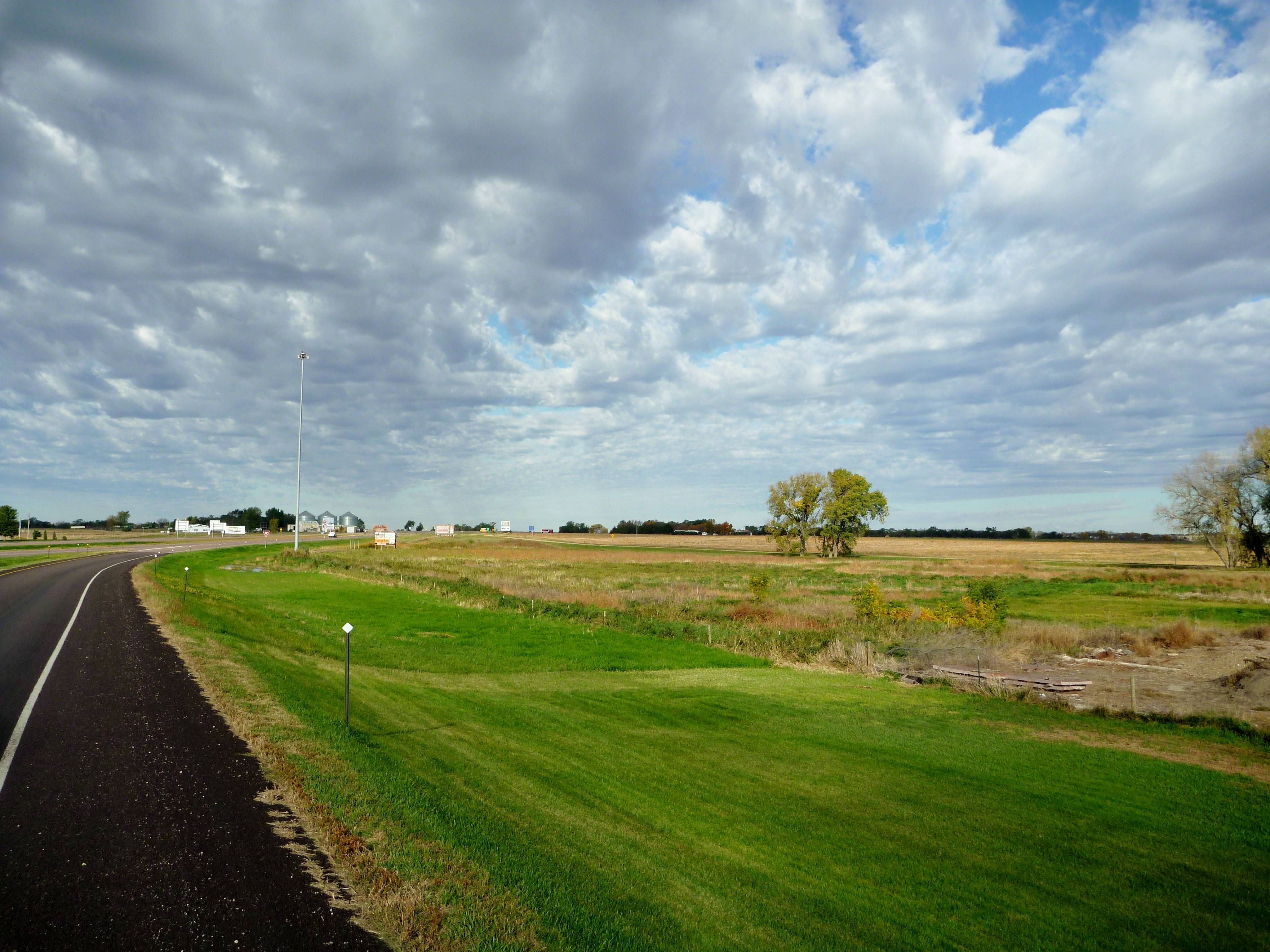 6 Acres, 125 Sunset Rd., Chamberlain, SD 57325 Land and Farm