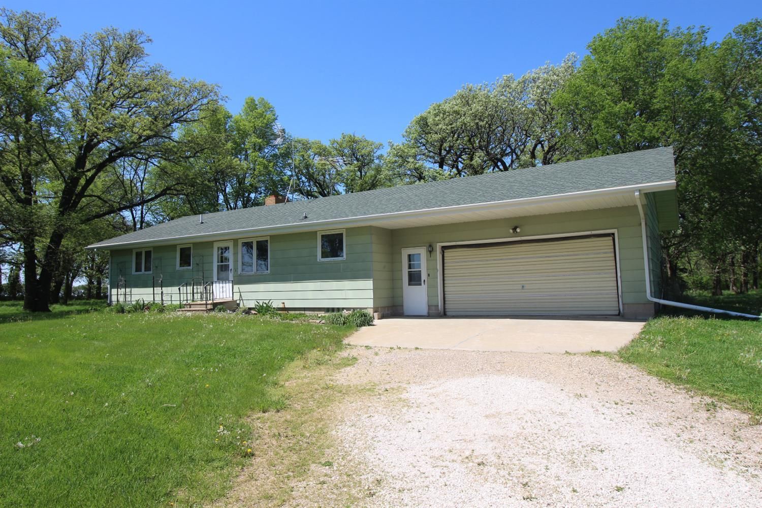 10 Acres, 1356 165th Street, Woolstock, IA 50599 Land and Farm