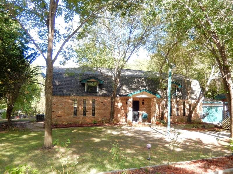 0.9 Acres, 21031 Forest Grove Dr., Chandler, TX 75758 Land and Farm