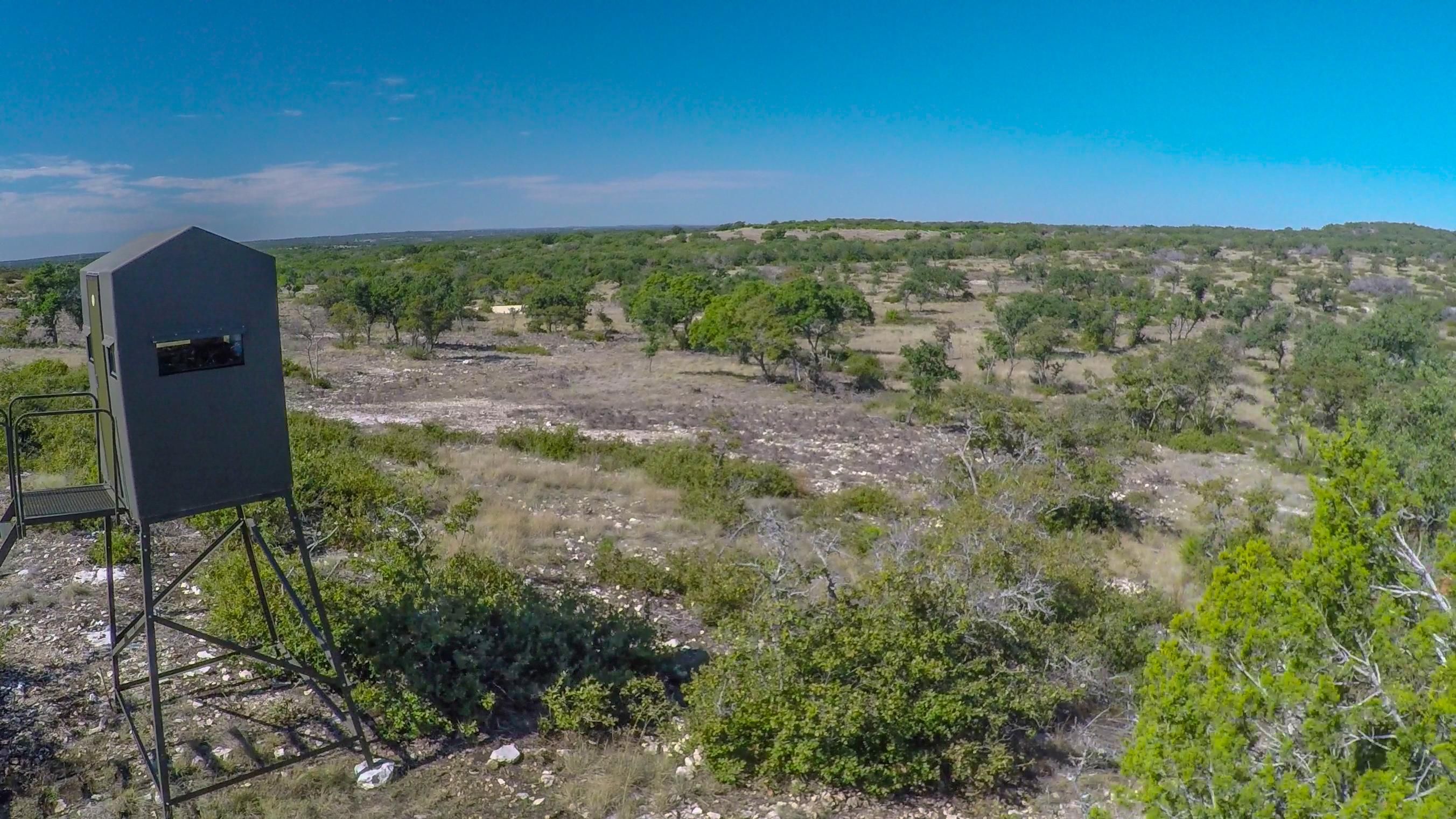 408 acres in Segovia, TX, 78631 Land and Farm