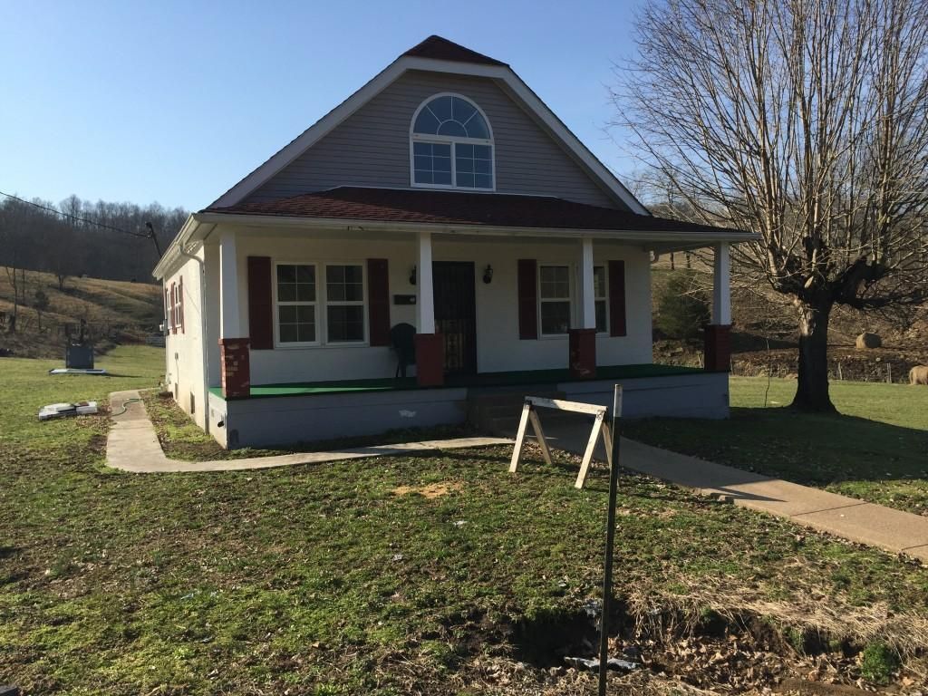 42 Ezra Howard Rd., Sandy Hook, KY 41171 Land and Farm