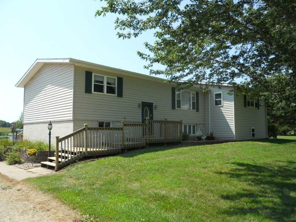 2.64 Acres, 28716 290th, New Hartford, IA 50660 Land and Farm