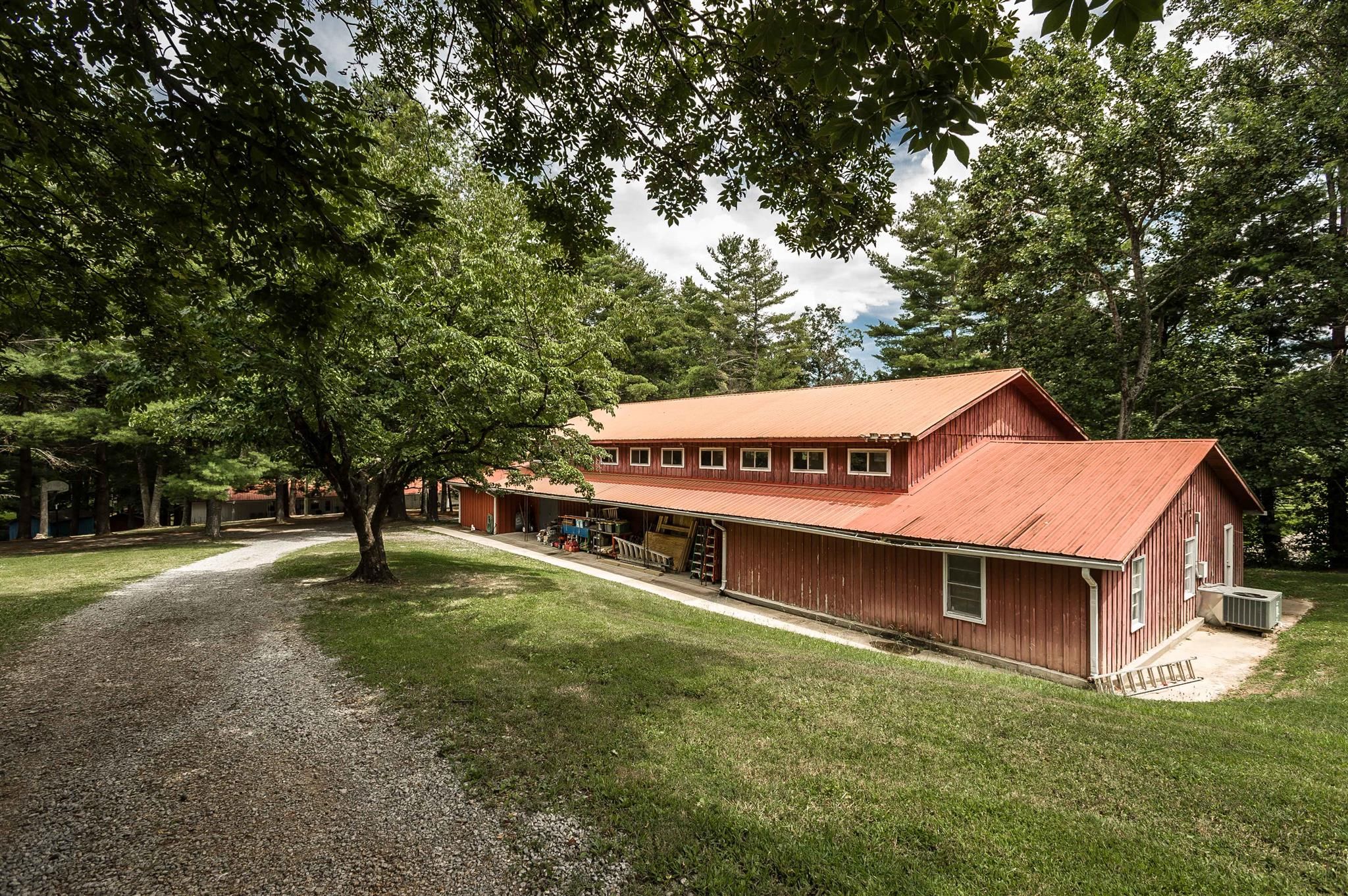 9.55 Acres, 325 Lake Westmoreland Rd, Westmoreland, TN 37186 Land and