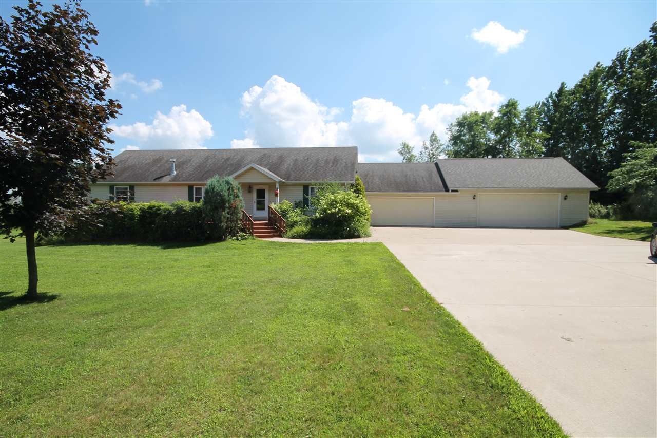 20 Acres, W5669 Puckaway Rd, Markesan, WI 53946 Land and Farm