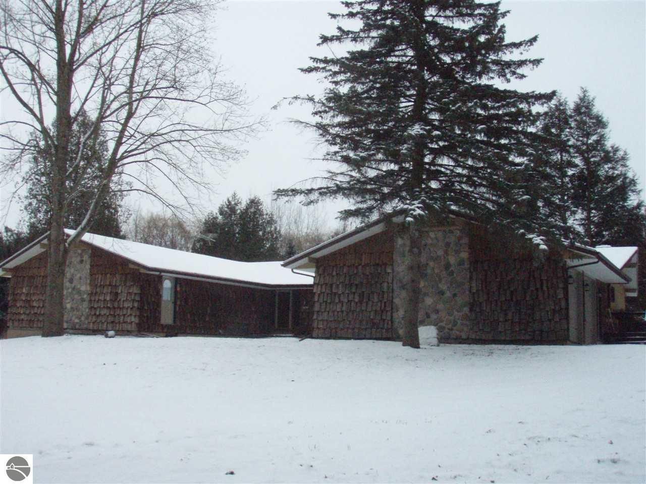 10 Acres, 5670 E Beaverton Road, Clare, MI 48617 Land and Farm