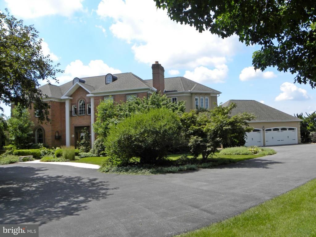 10 Acres, 938 LOG CABIN ROAD, Leola, PA 17540 Land and Farm