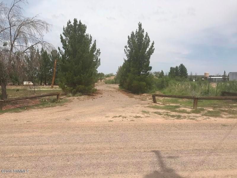 10 Acres, 850 Tres Amigos, Radium Springs, NM 88054 Land and Farm