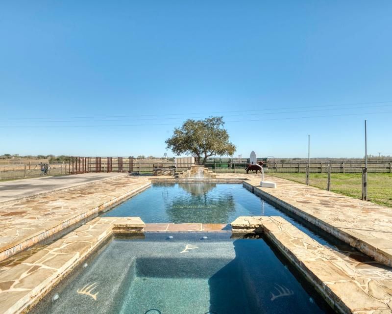 15 Acres, 821 Texas 16, Jourdanton, TX 78026 Land and Farm