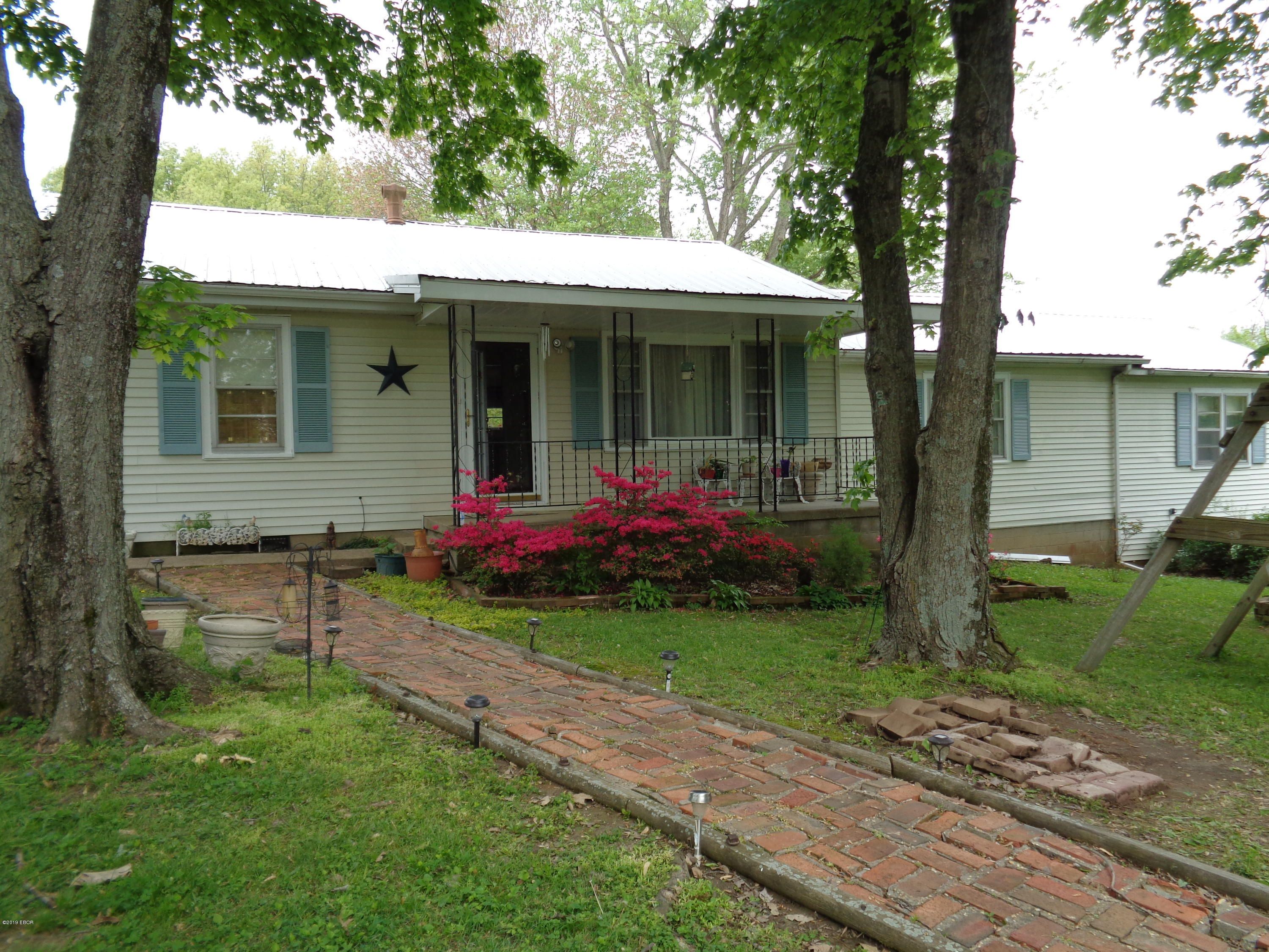 2.5 Acres, 84 Lentz Lane, Eldorado, IL 62930 Land and Farm