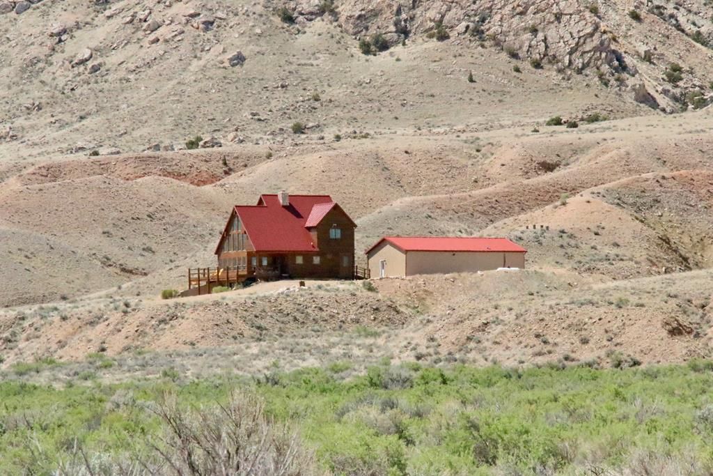2600 Spence Oilfield Road, Lovell, WY 82431 MLS 10014613 Land and Farm