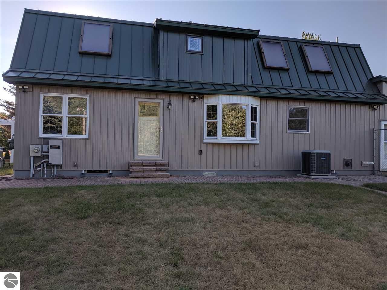 8 Acres, 3624 N Ely Highway, Alma, MI 48801 Land and Farm