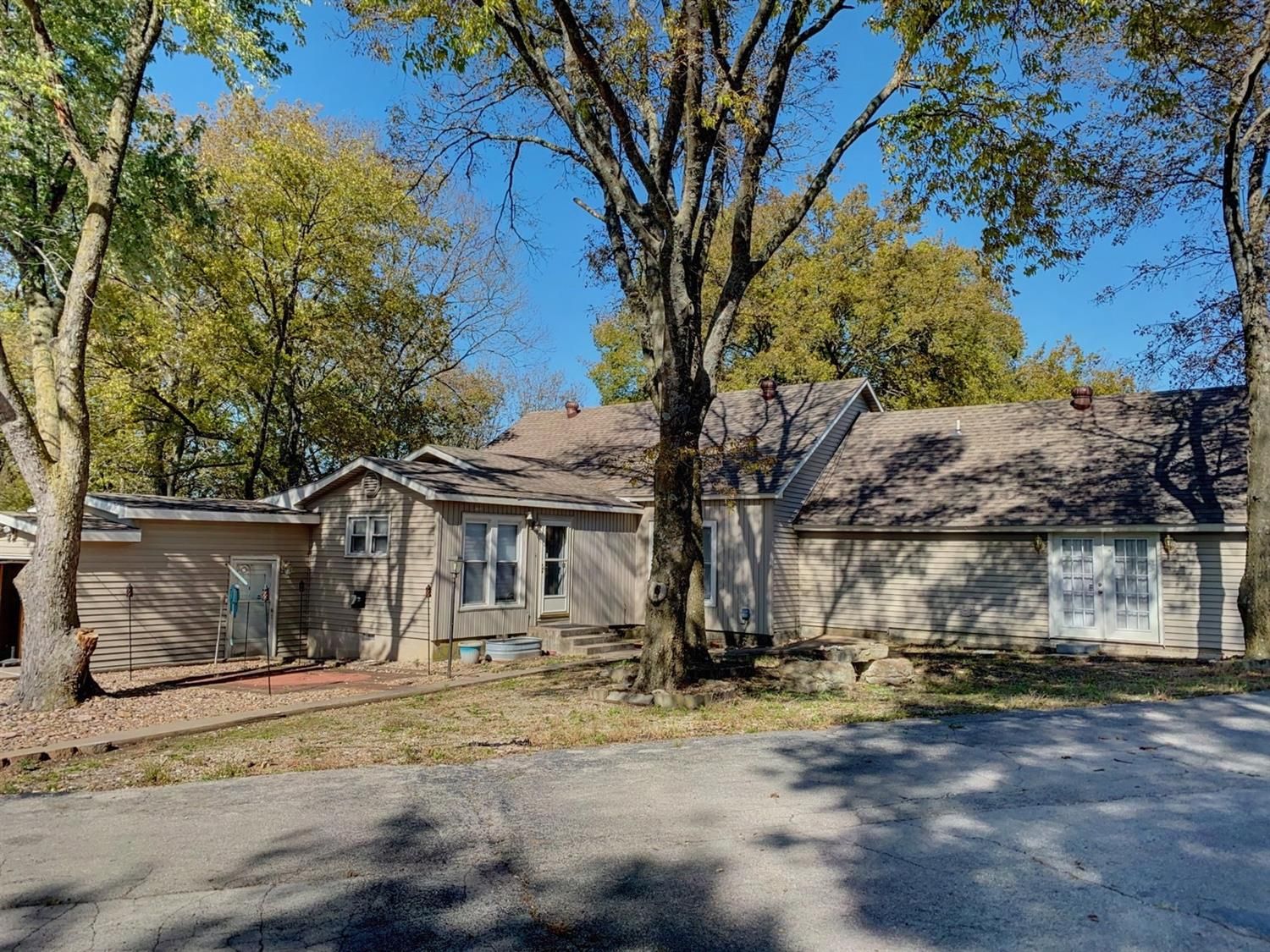 8 Acres, 913 HibbardDearing, Coffeyville, KS 67337 Land and Farm