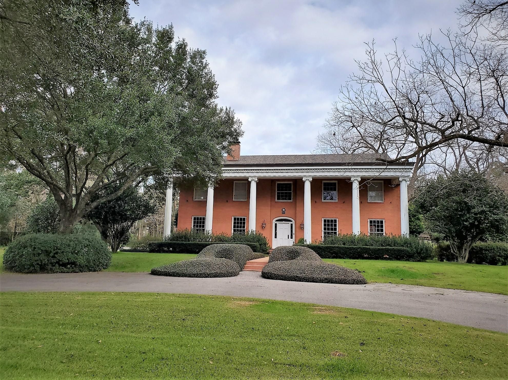 704 W Bluff Street, Woodville, TX 75979 MLS 24147621 Land and Farm