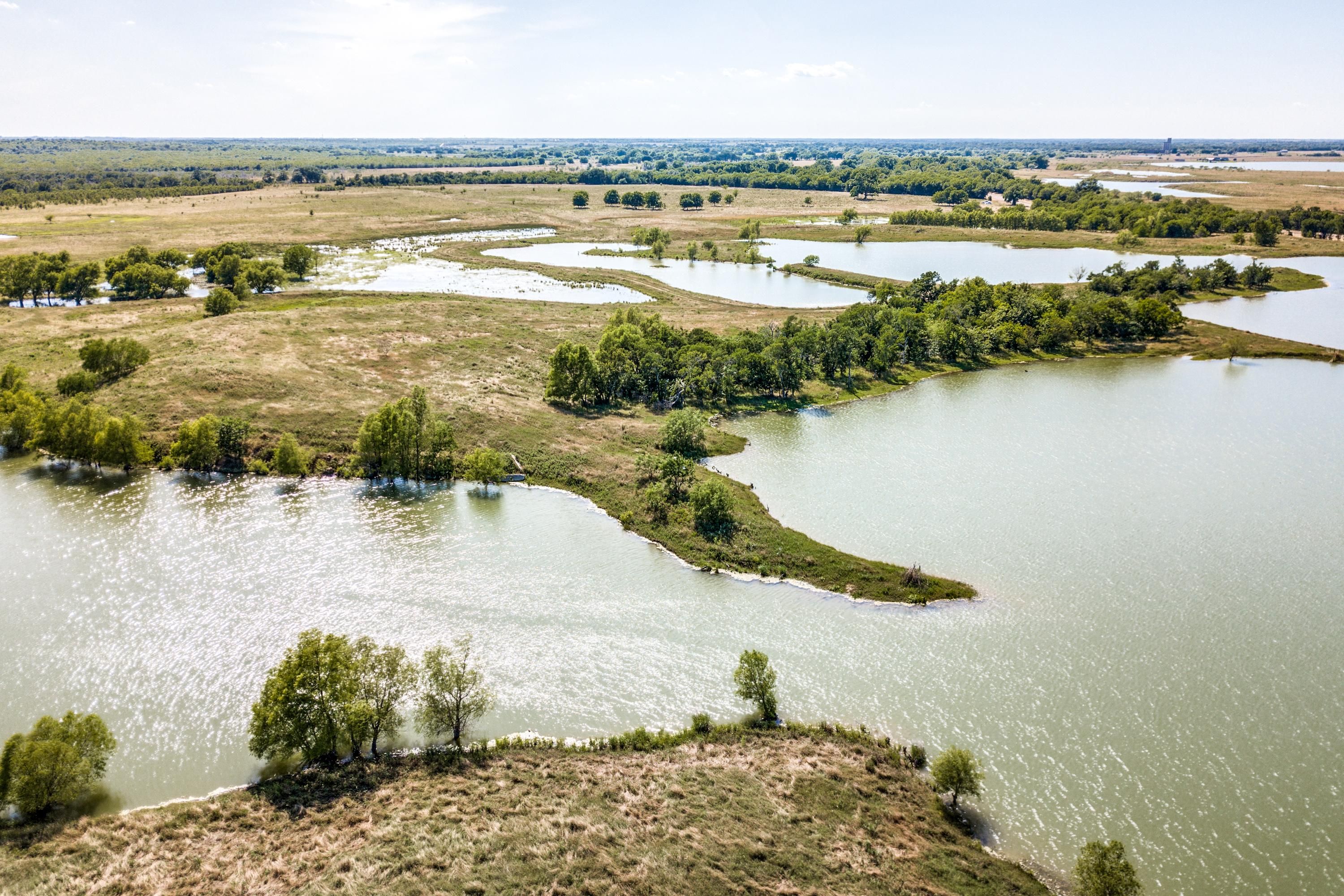 335 acres in Chatfield, TX, 75105 MLS 14381990 Land and Farm