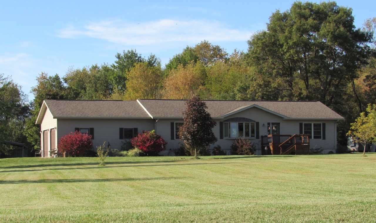 11 Acres, 18215 135th, Luana, IA 52156 Land and Farm