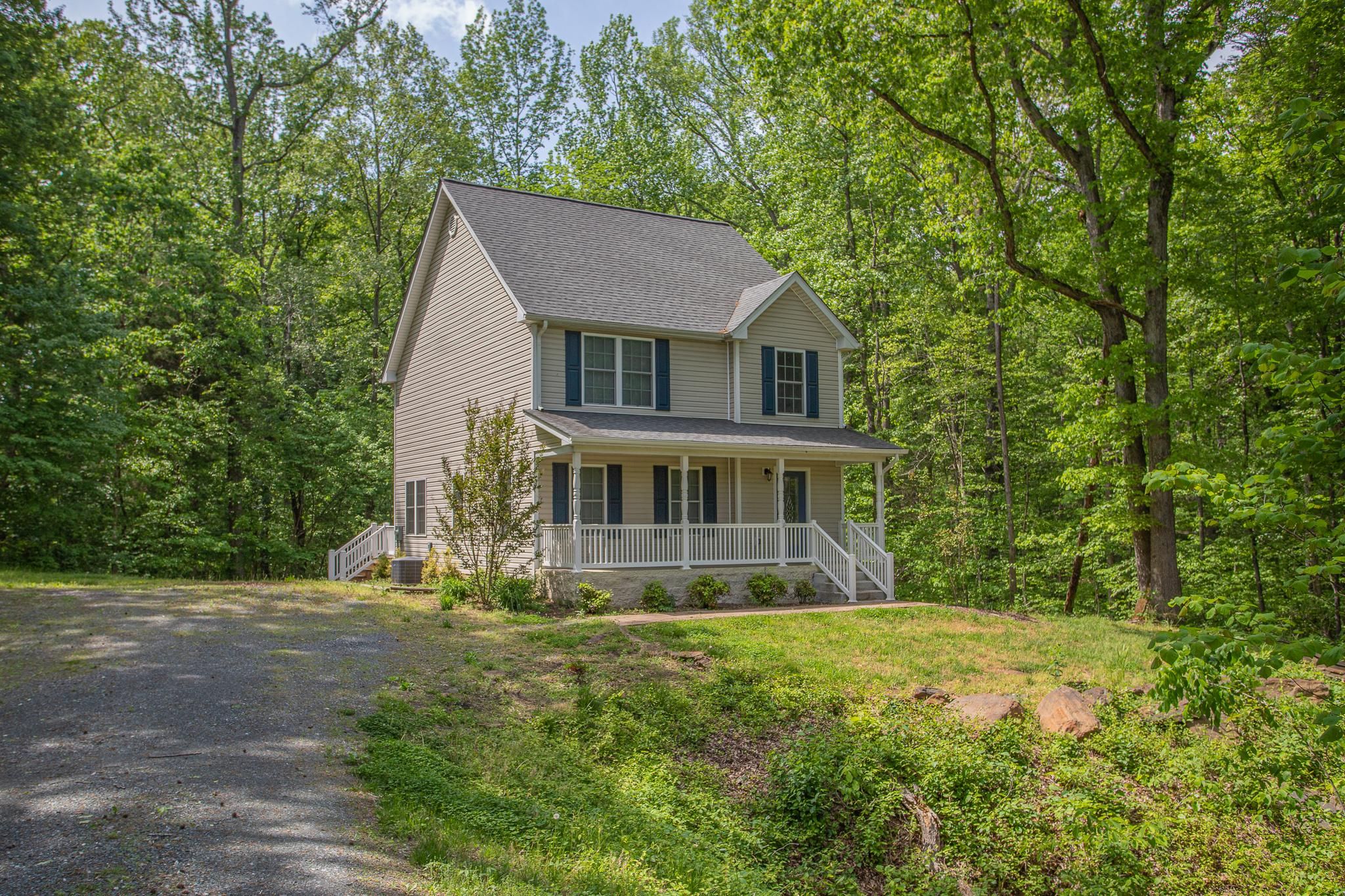 223 East Lockett Creek Boulevard, Pamplin, VA 23958 Land and Farm