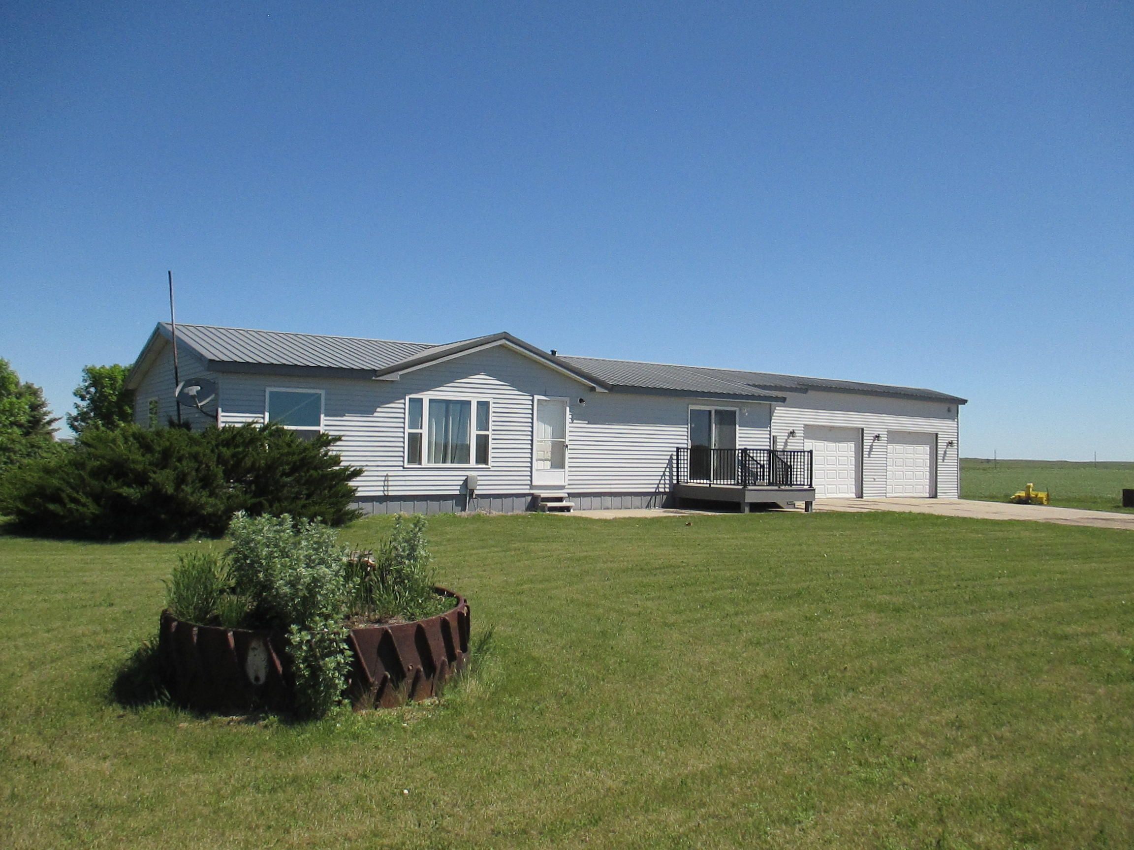 10 Acres, 8525 14th Avenue SE, Strasburg, ND 58573 Land and Farm