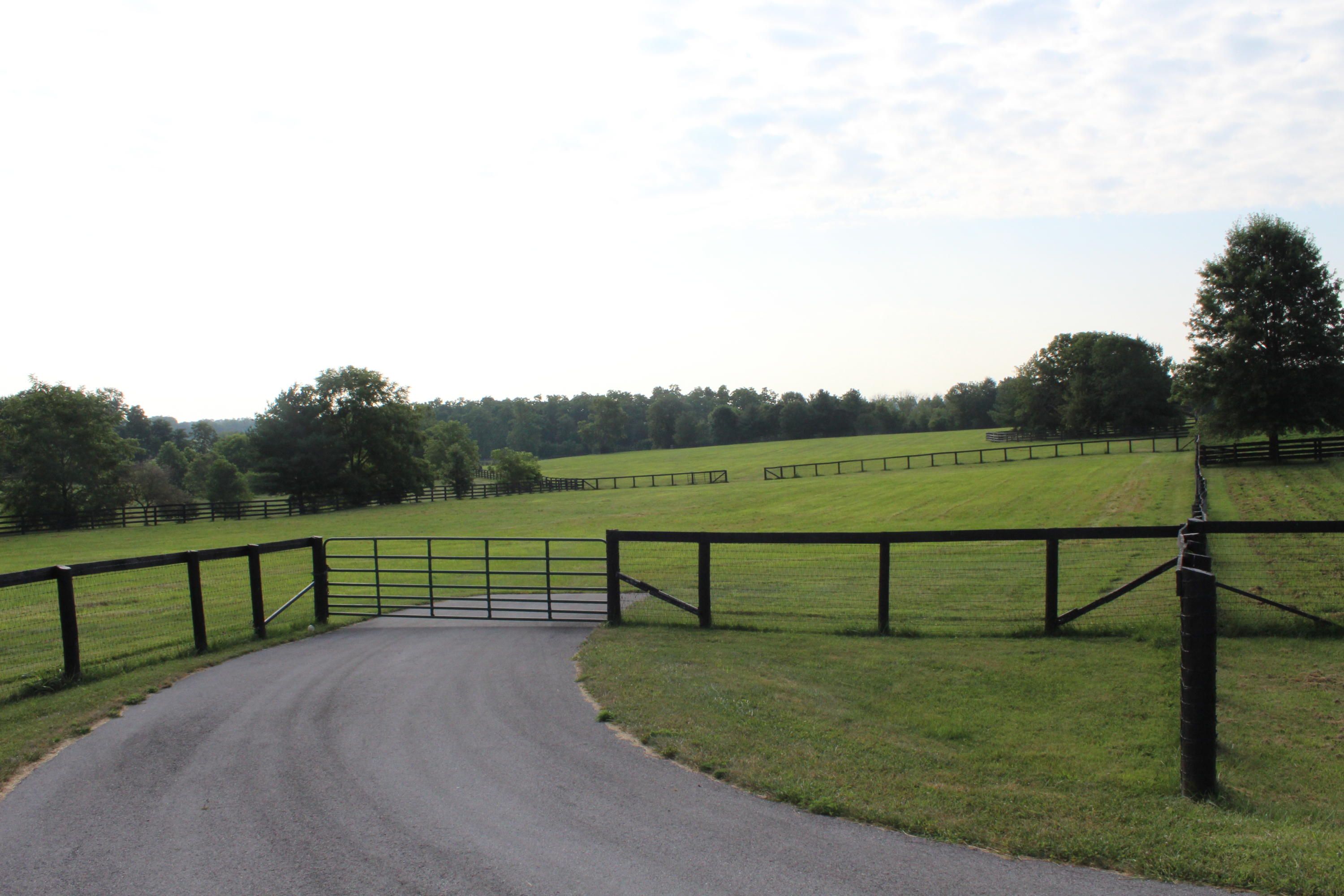 10 Acres, 1310A Millersburg Road, Paris, KY 40361 Land and Farm