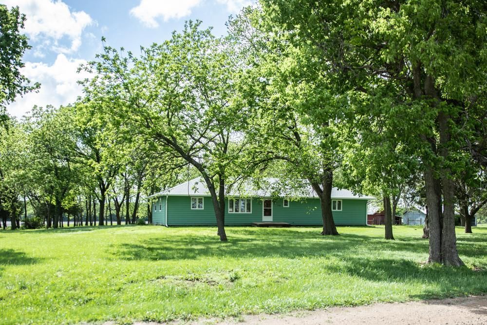 2381 Road J5, Americus, KS 66835 MLS Lyon 7 Land and Farm