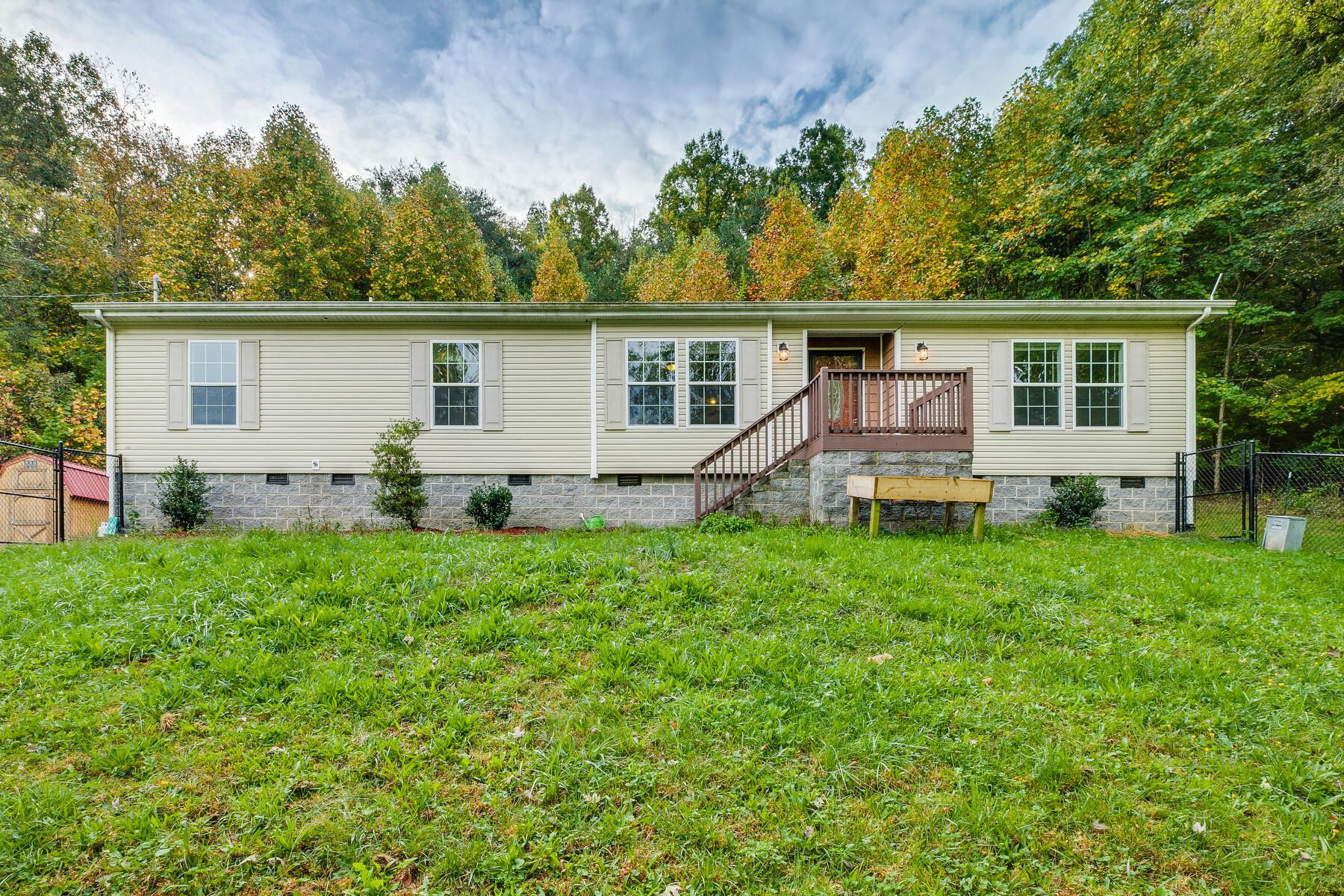 1.5 Acres, 944 Chadwell Road, Kingsport, TN 37660 Land and Farm