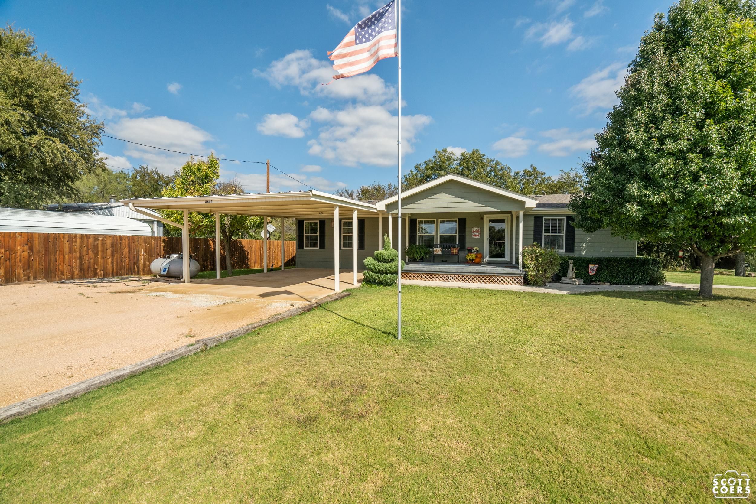 8642 River Run Drive, Brownwood, TX 76801 MLS 14695358 Land and Farm