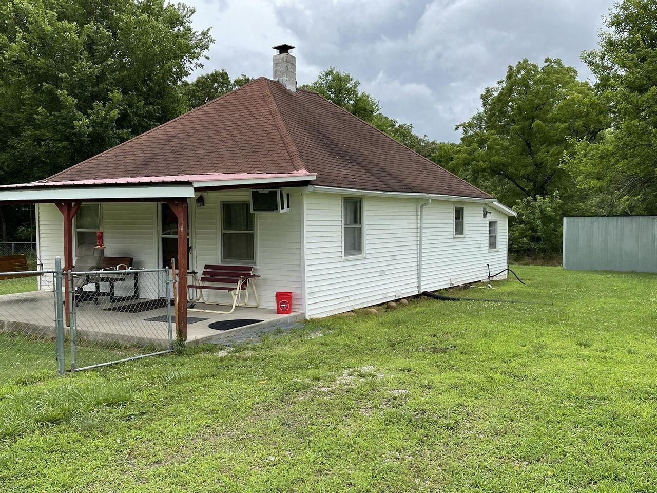 6735 SE 1401 Road, Weaubleau, MO 65744 Land and Farm