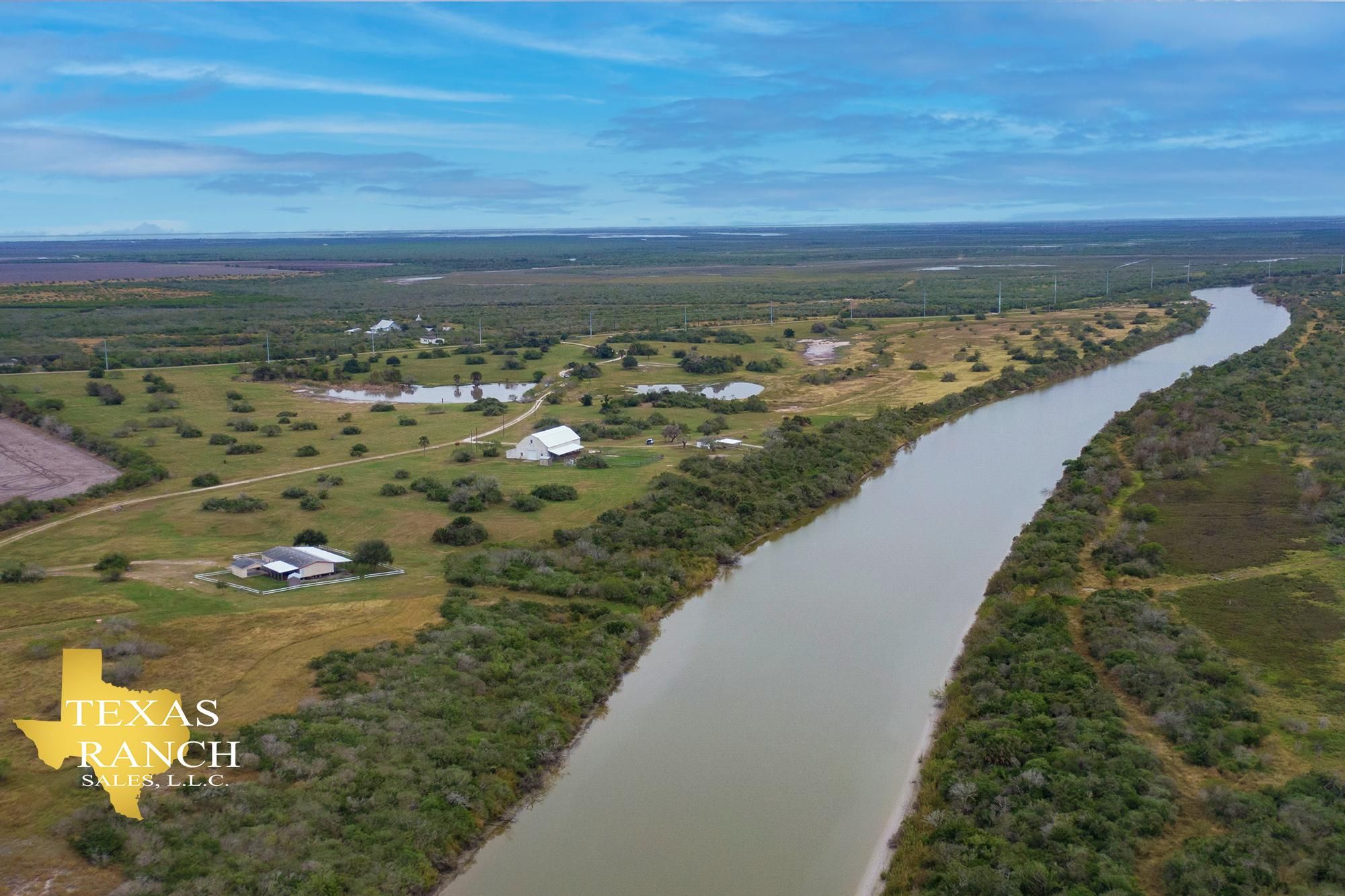 340 acres in Woodsboro, TX, 78393 Land and Farm