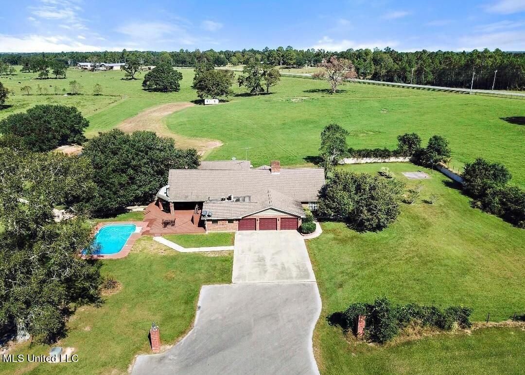 27 Acres, 5677 Highway 53, Kiln, MS 39556 Land and Farm