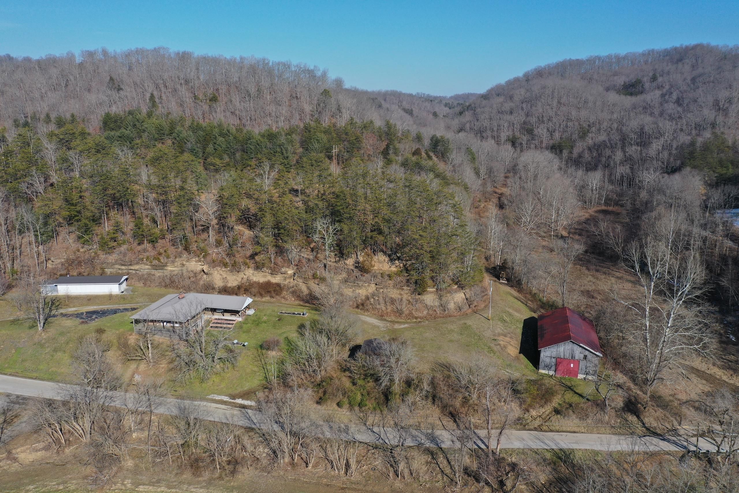 2749 South Fork Road, Beattyville, KY 41311 Land and Farm