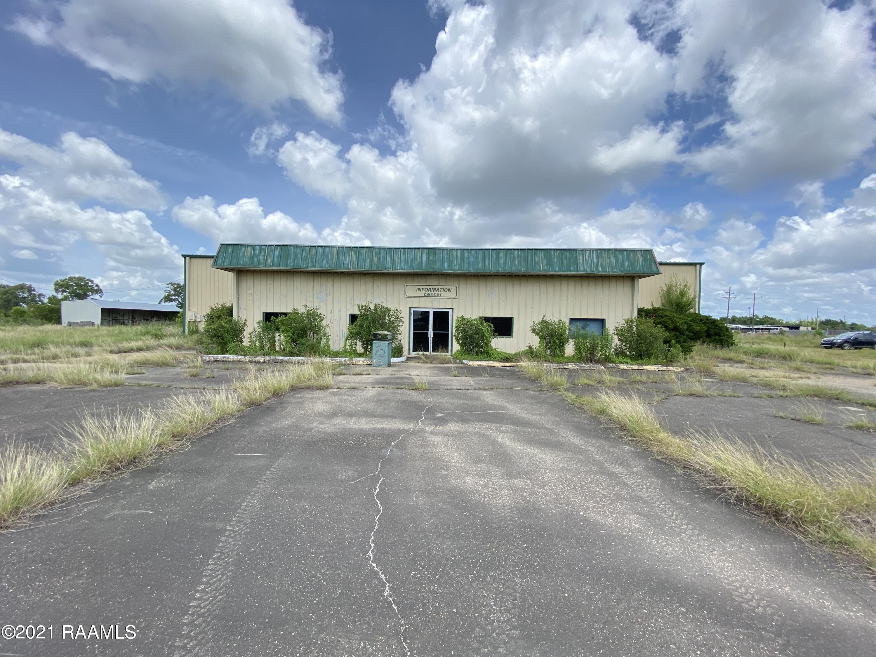 7.52 Acres, 1112 Hwy 90 W, New Iberia, LA 70560 Land and Farm