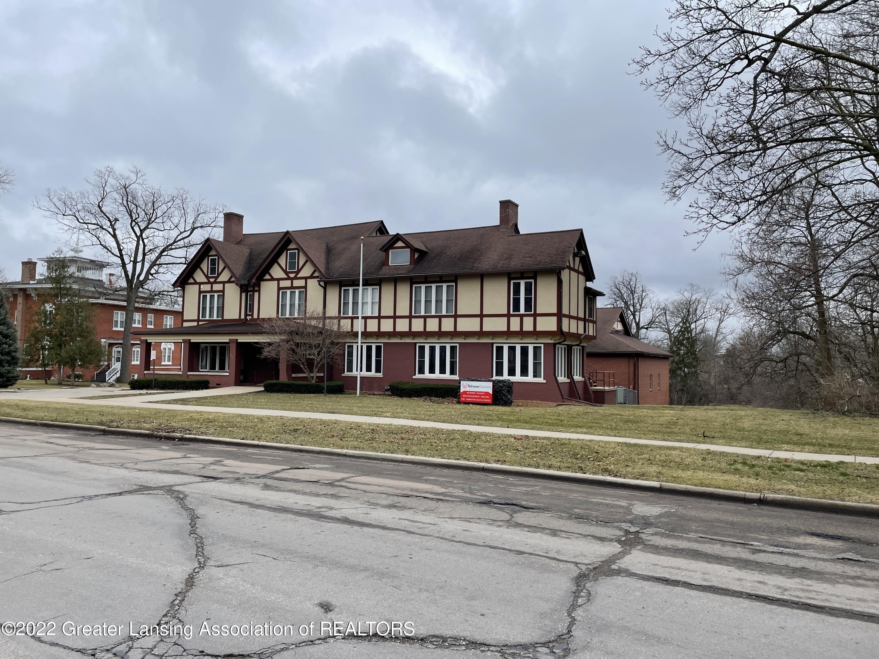 621 W Oliver Street, Owosso, MI 48867 MLS 263613 Land and Farm