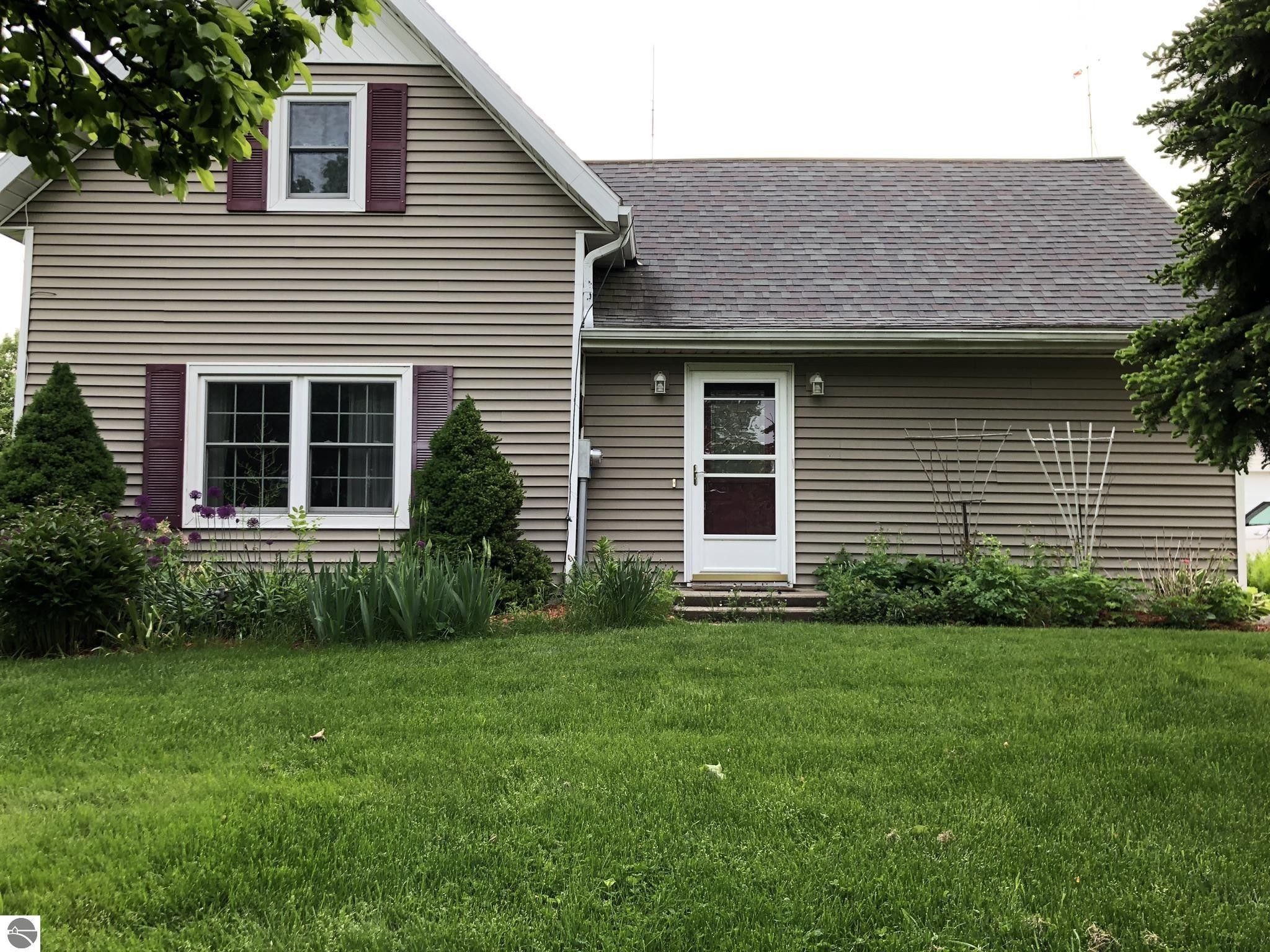 1.85 Acres, 9973 N Pingree Road, Alma, MI 48801 Land and Farm