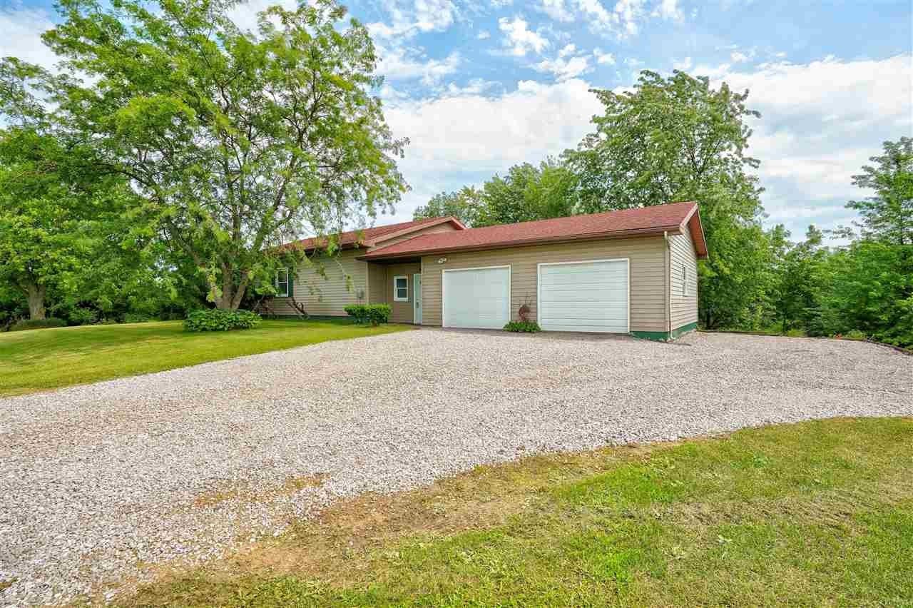 5 Acres, 21943 County Road G62, Winfield, IA 52659 Land and Farm