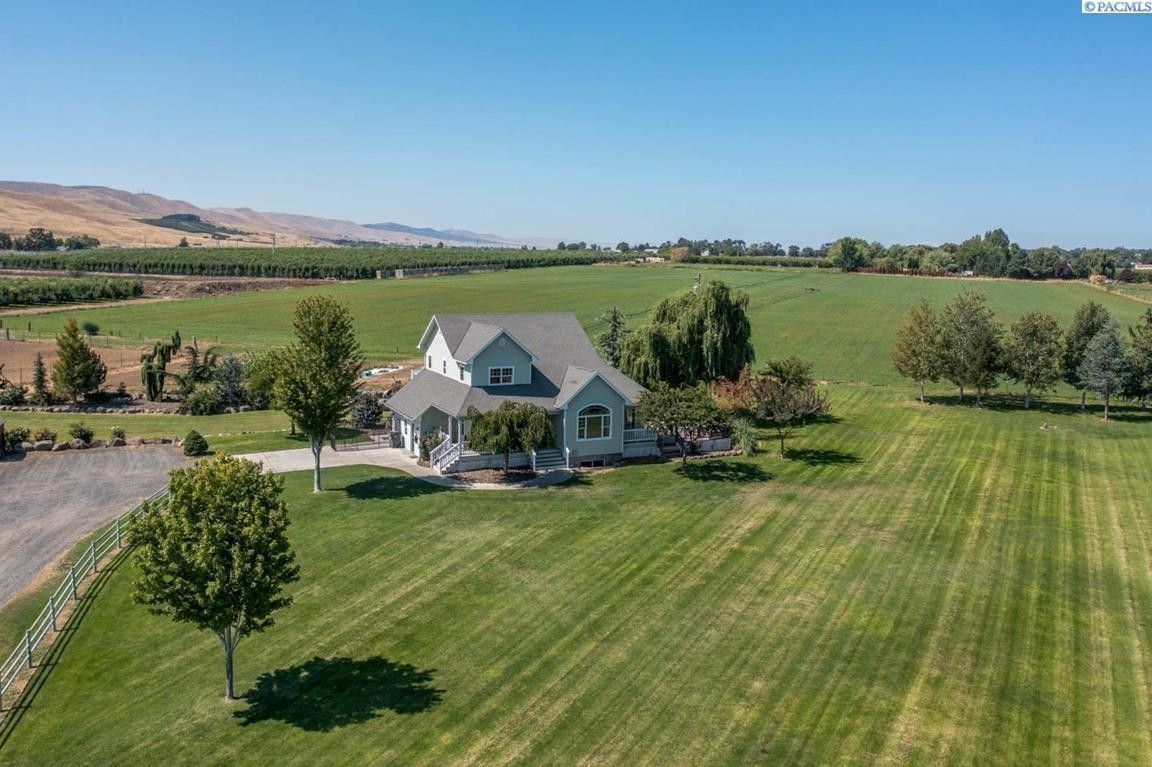 15.9 Acres, 90544 W Hess Road, Prosser, WA 99350 Land and Farm