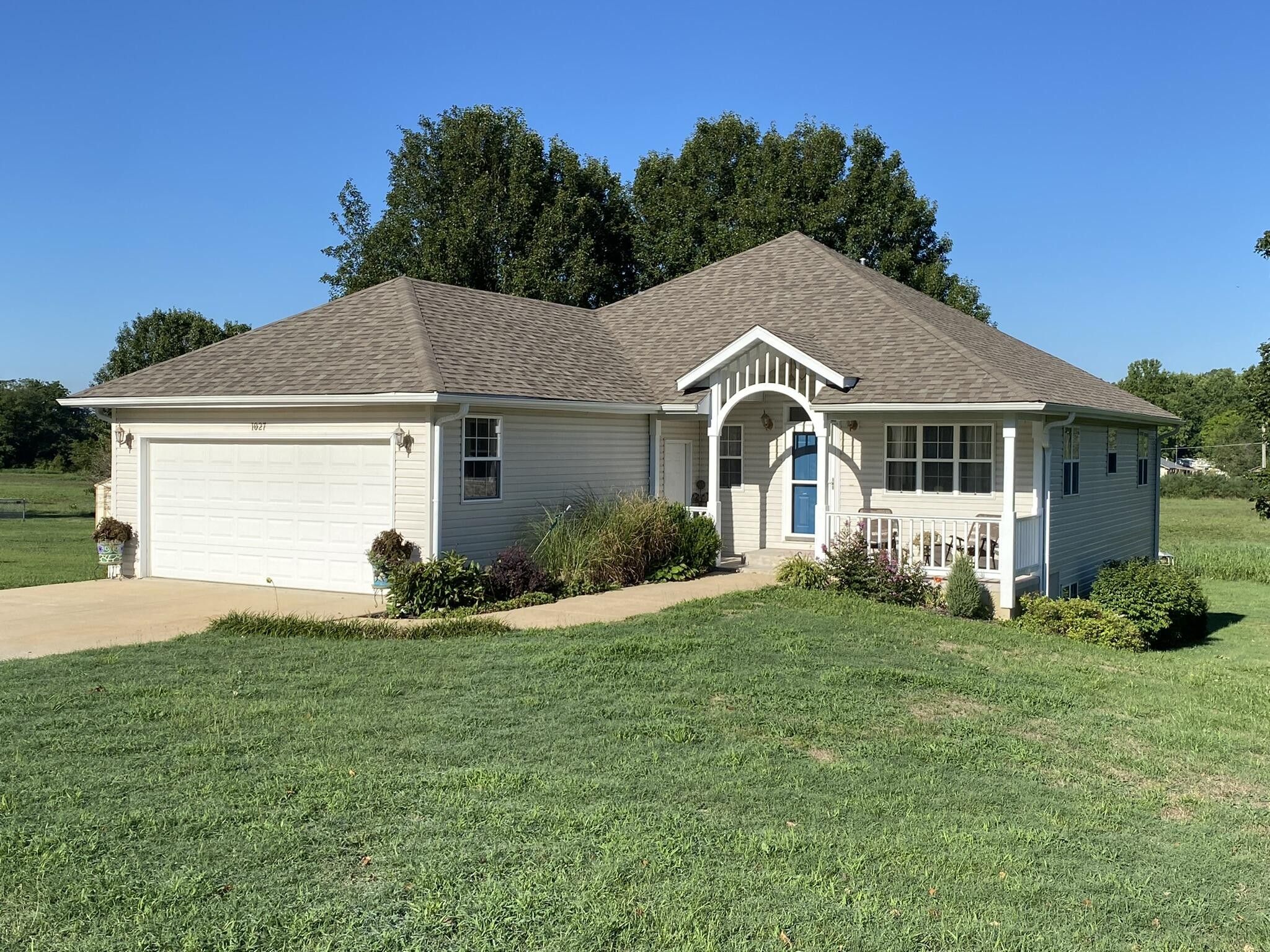 0.46 Acres, 1027 North Sassafras Street, Willow Springs, MO 65793