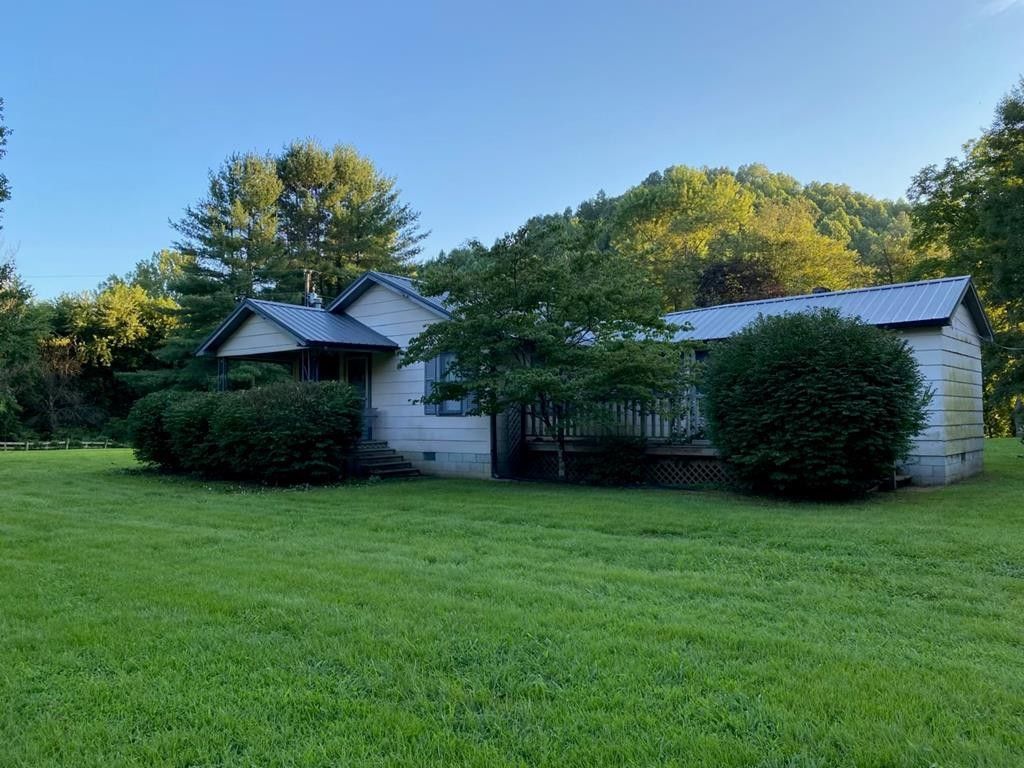 4.89 Acres, 7896 Licking River Road, Salyersville, KY 41465 Land and Farm