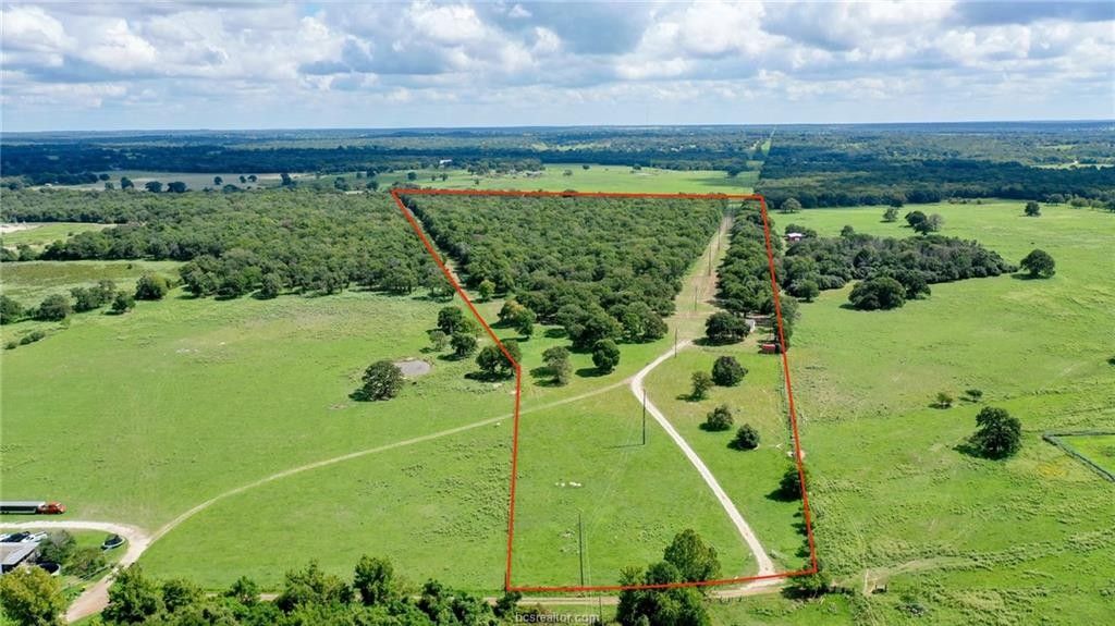 40 Acres, 381 Banks Street, Hearne, TX 77859 Land and Farm
