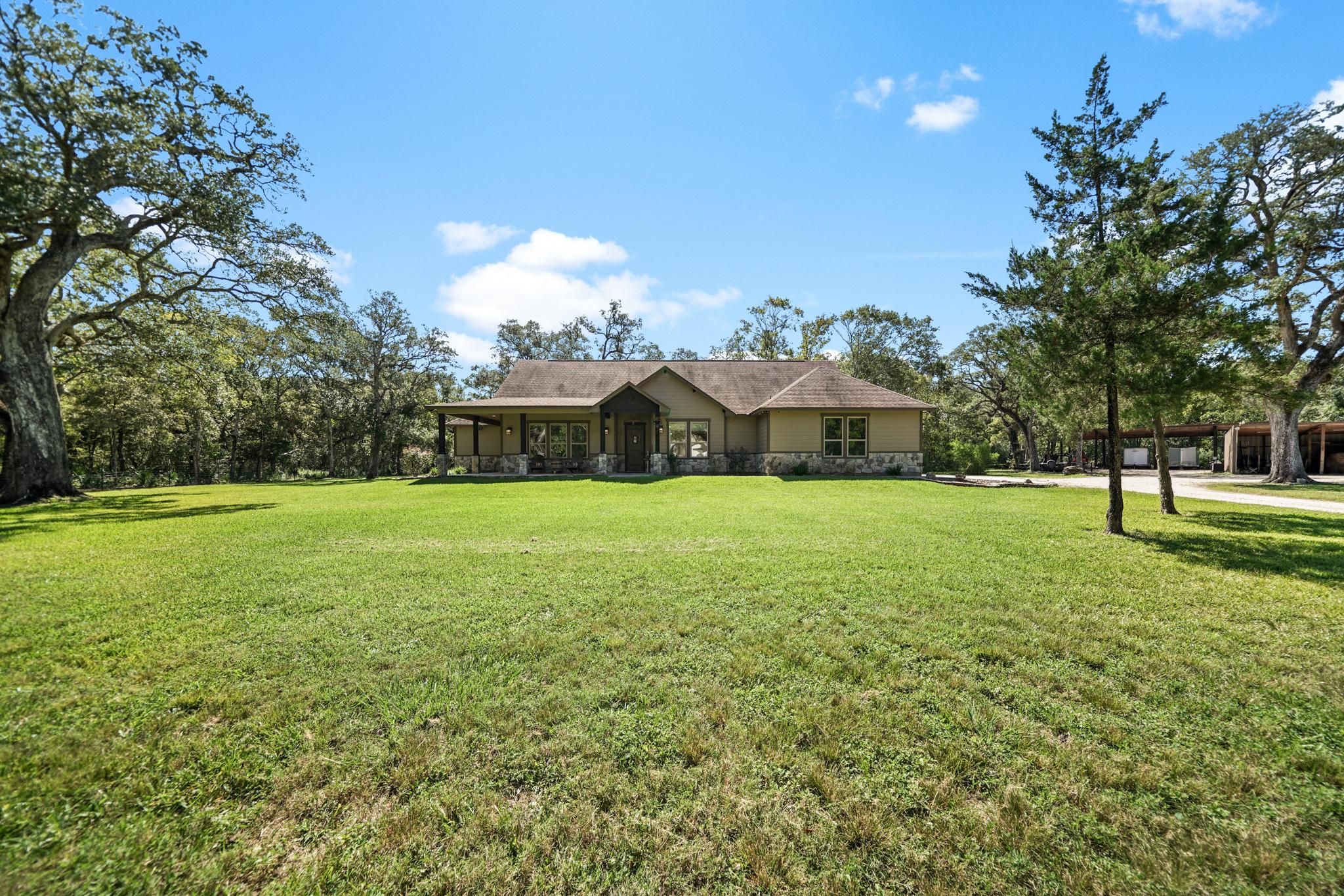 1189 Private Road 648, Bay City, TX 77414 MLS 10466985 Land and Farm