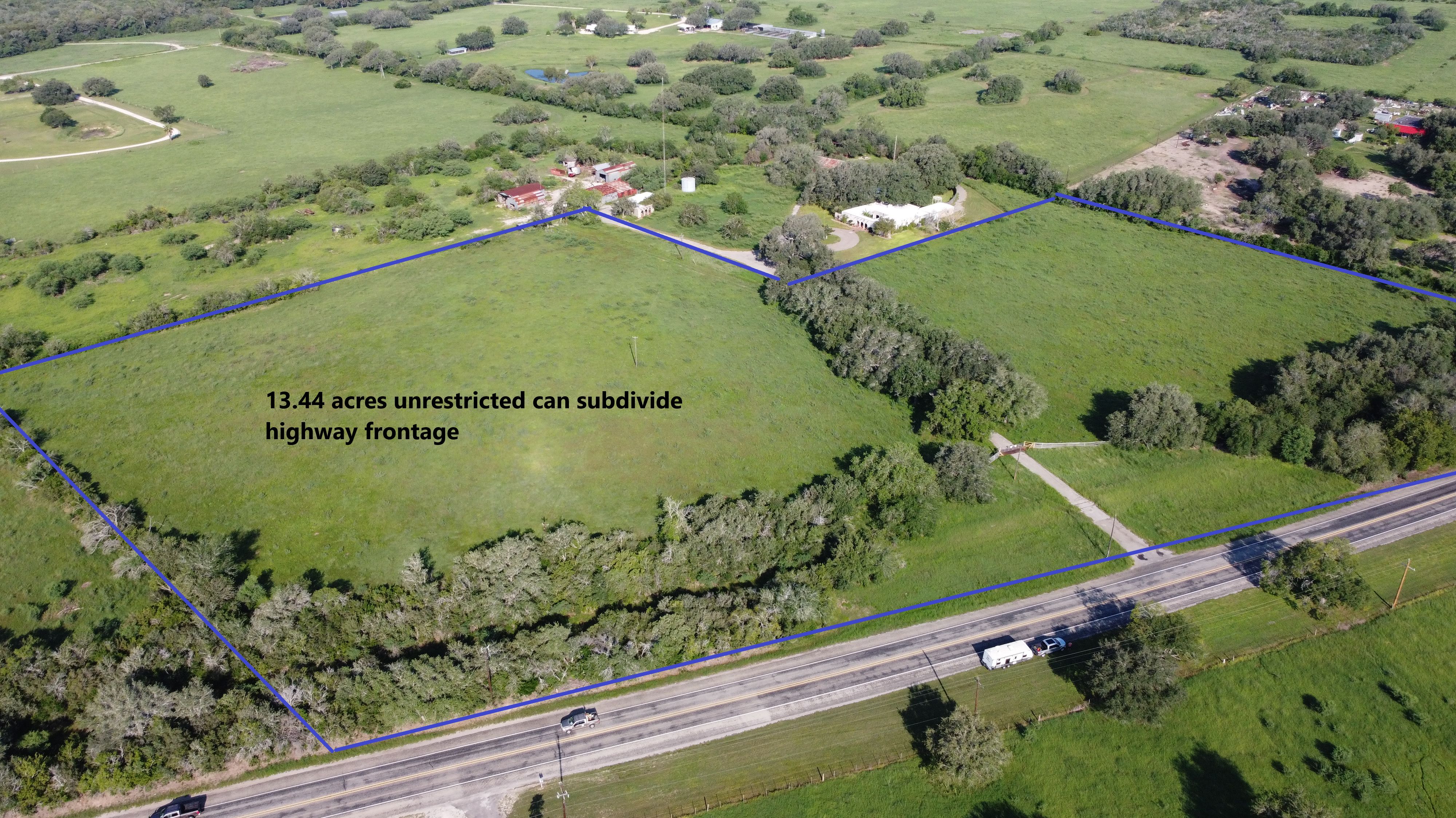 13.44 acres in Beeville, TX, 78102 Land and Farm