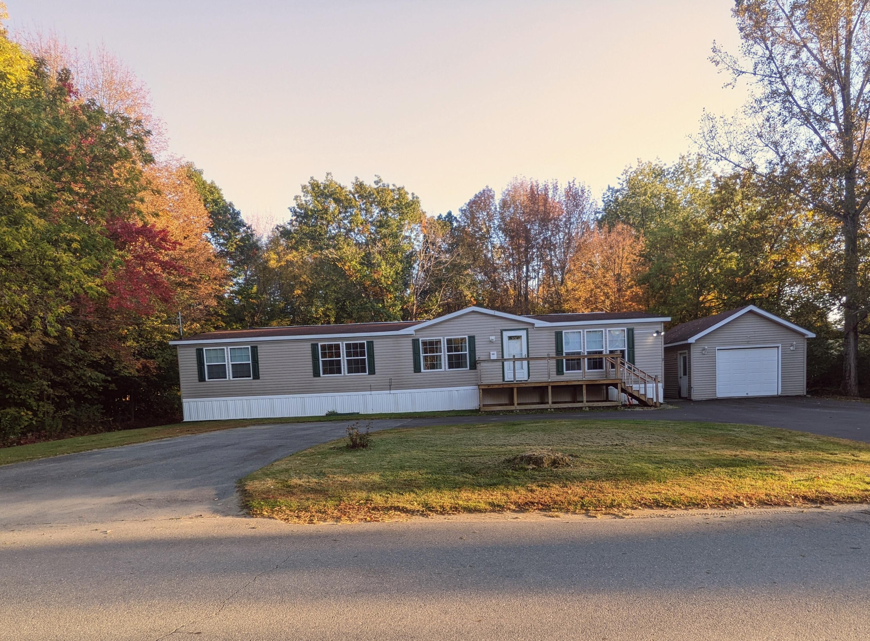 1 Acres, 27 Park Avenue, Newport, ME 04953 Land and Farm